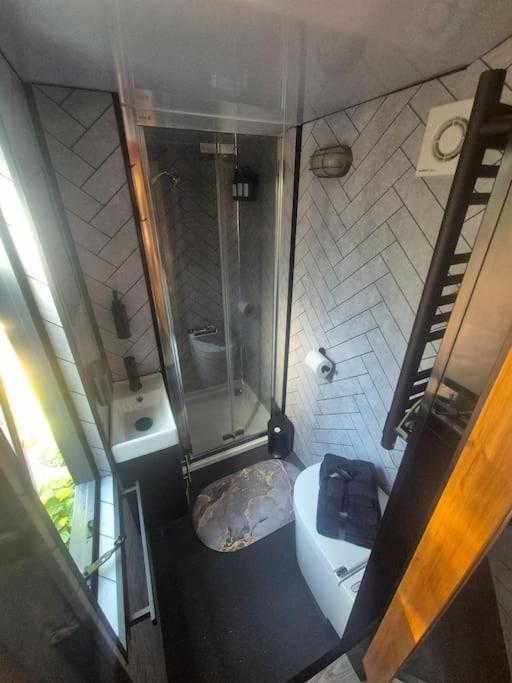 Spinney Retreats - 2 X Unique Shepherds Huts Dog Friendly Нортхамптън Екстериор снимка