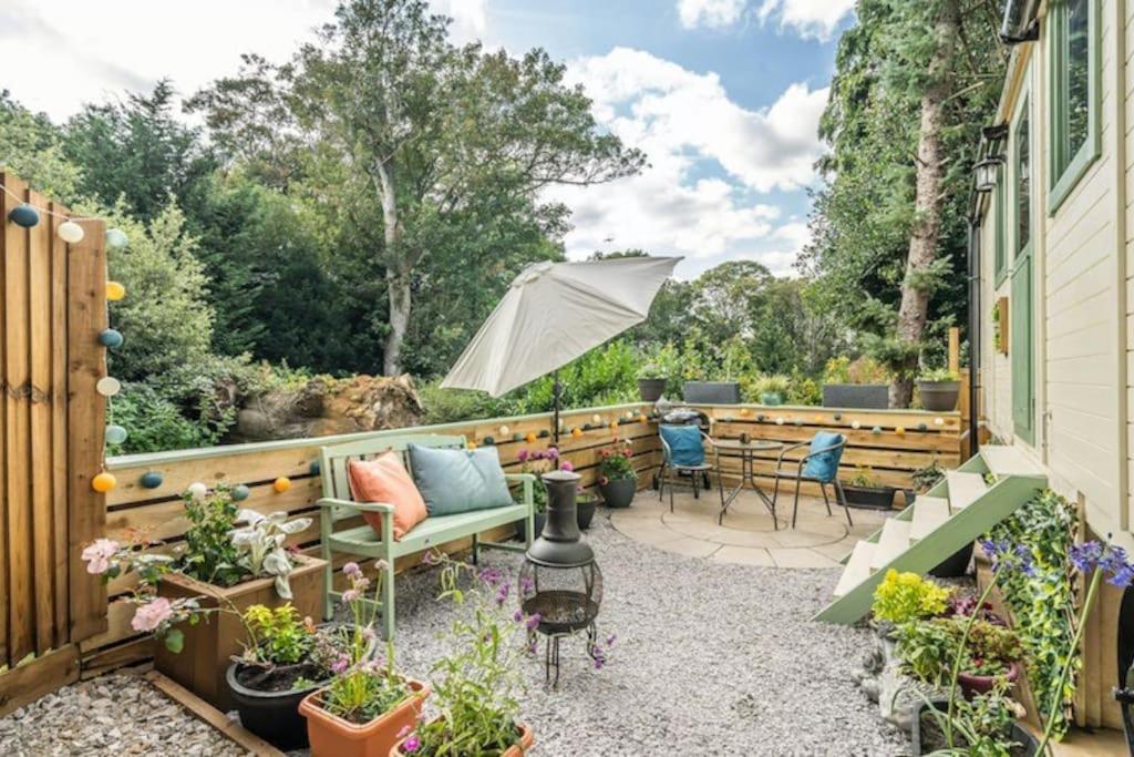 Spinney Retreats - 2 X Unique Shepherds Huts Dog Friendly Нортхамптън Екстериор снимка