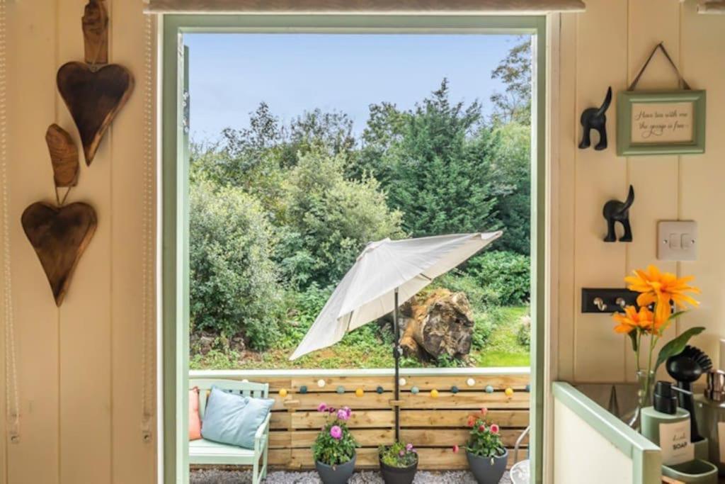 Spinney Retreats - 2 X Unique Shepherds Huts Dog Friendly Нортхамптън Екстериор снимка